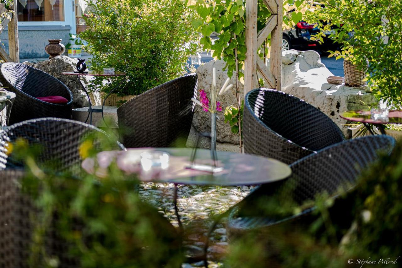 Hotel De La Truite & Spa Le Petit Nautilus Le Pont Екстериор снимка