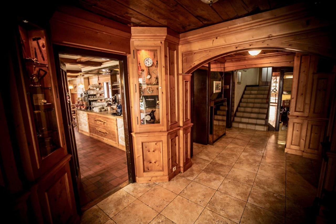 Hotel De La Truite & Spa Le Petit Nautilus Le Pont Екстериор снимка