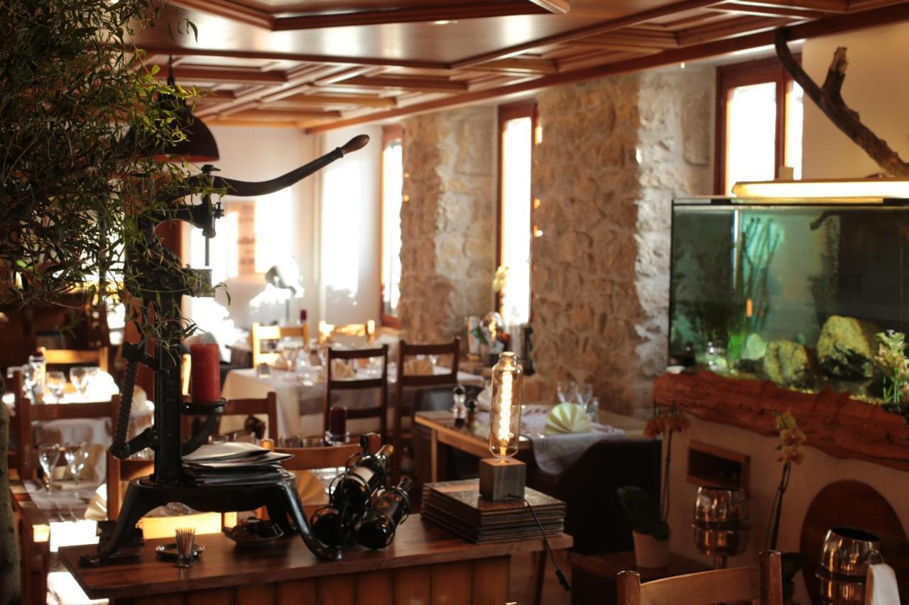 Hotel De La Truite & Spa Le Petit Nautilus Le Pont Екстериор снимка