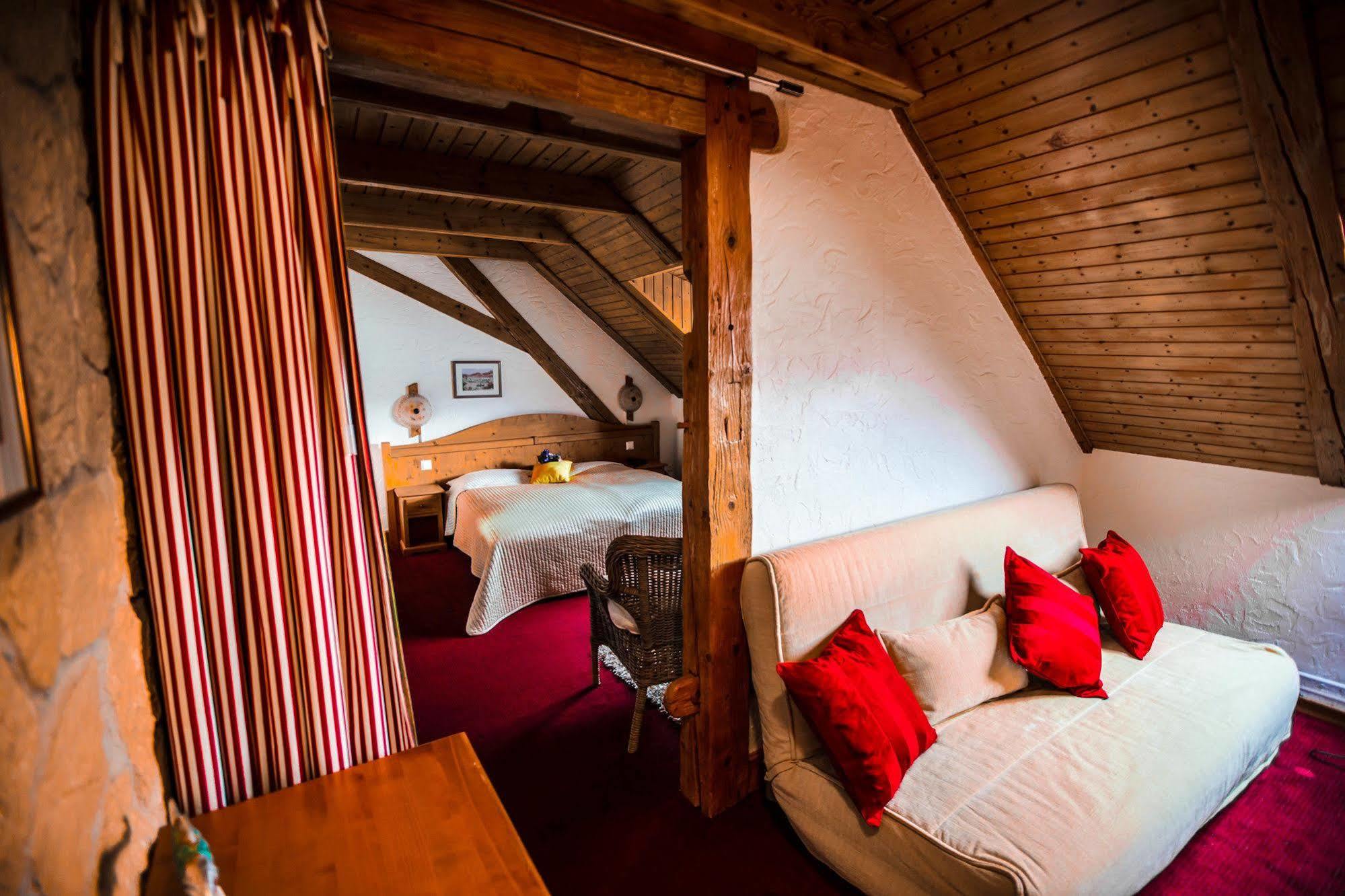 Hotel De La Truite & Spa Le Petit Nautilus Le Pont Екстериор снимка